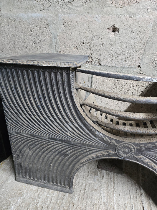 Georgian Cast Iron Fire Grate / Hob Grate with Serpentine Front